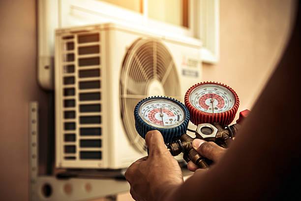 Professional Hvac technician working in Everett, PA